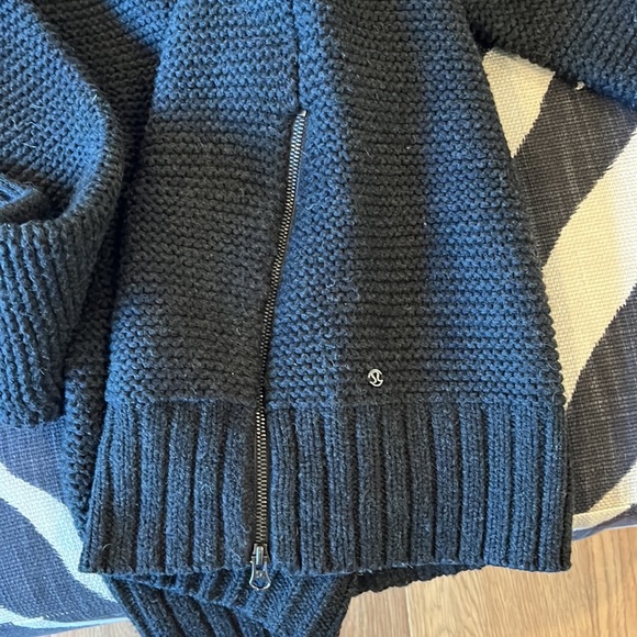 Charcoal grey Lululemon turtleneck sweater - Picture 3 of 4